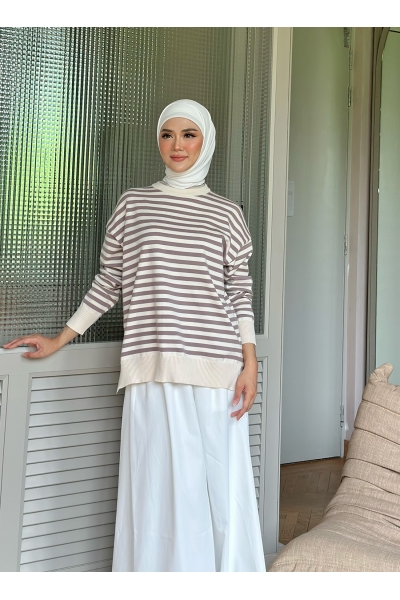 Oversized Striped Sweatshirt in Taupe Oversized Striped Sweatshirt in Taupe